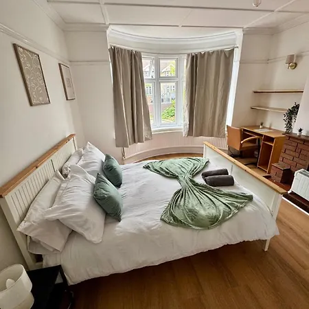 Comfy Private In Bs7 Minutes From Southmead Hospital *