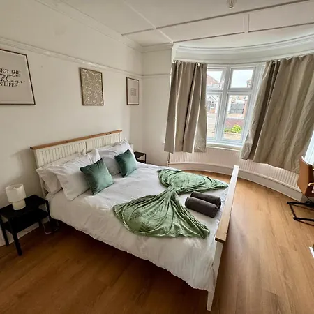 Comfy Private In Bs7 Minutes From Southmead Hospital Πανσιόν
